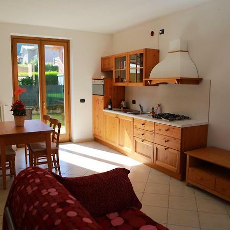 Casa "Giardino Sulla Baia" Appartement Colico Buitenkant foto