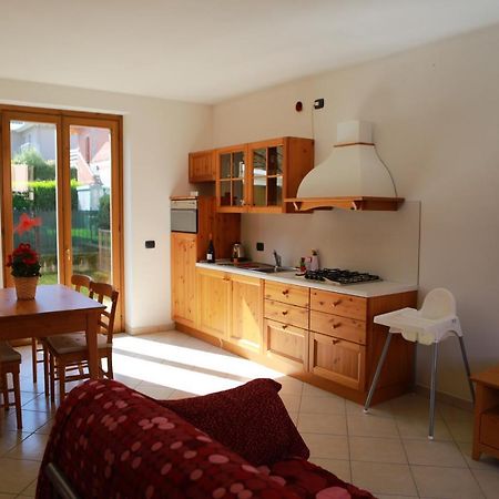 Casa "Giardino Sulla Baia" Appartement Colico Buitenkant foto