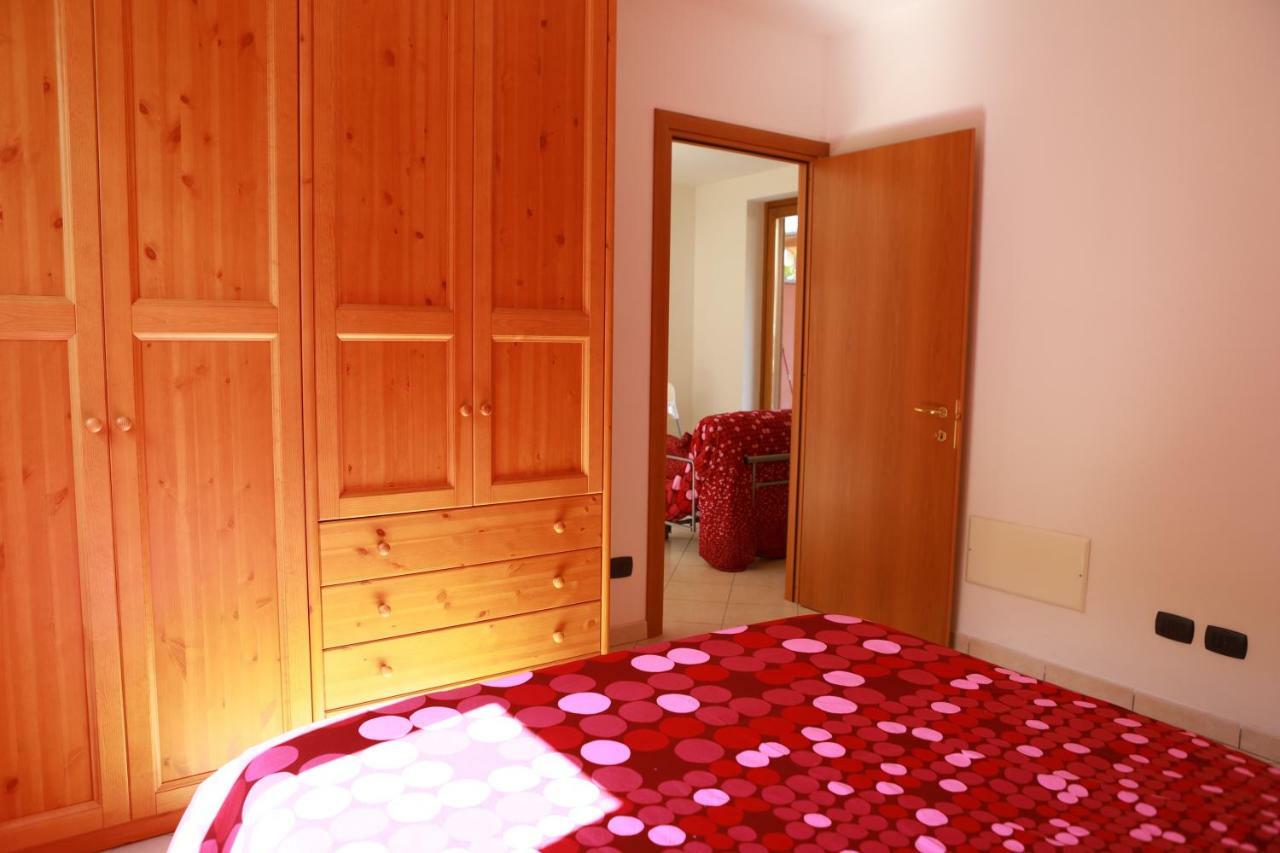 Casa "Giardino Sulla Baia" Appartement Colico Buitenkant foto