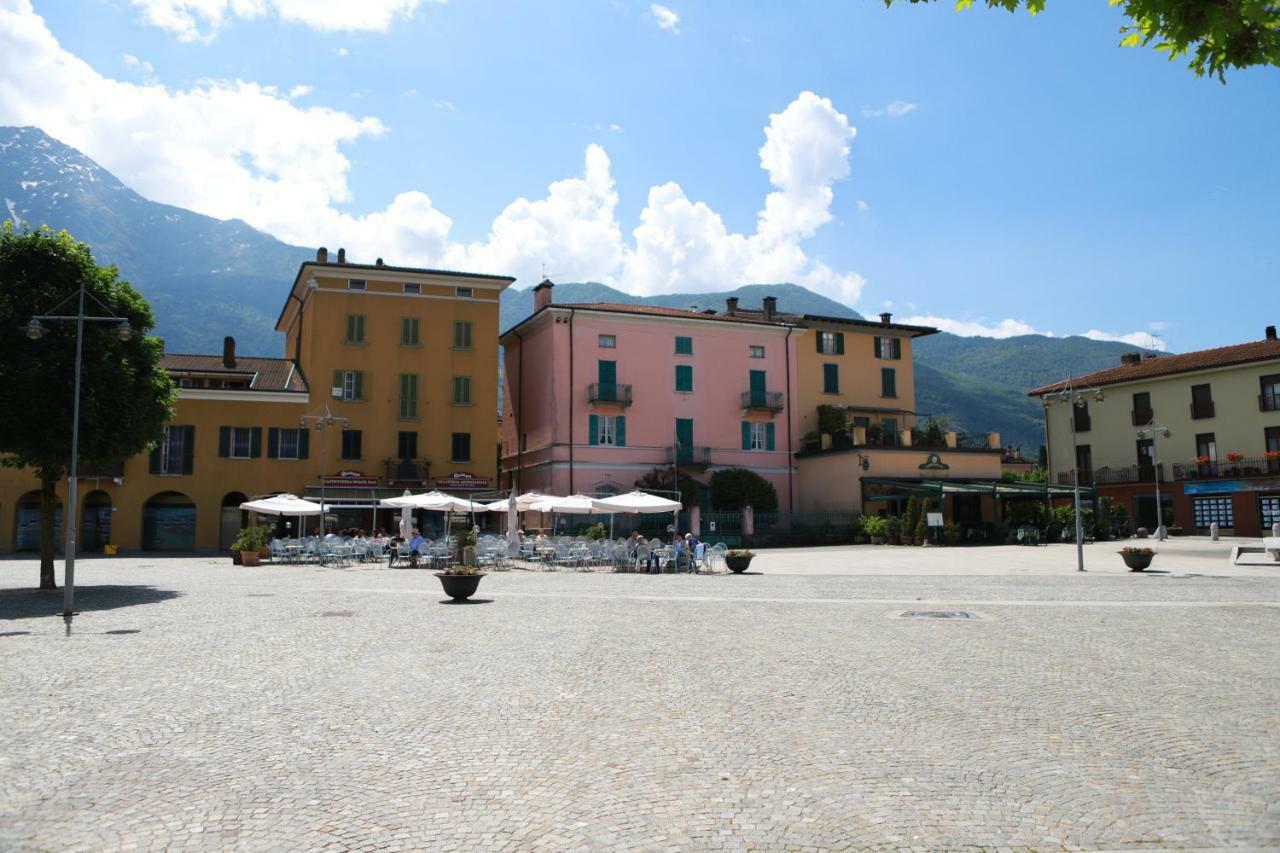 Casa "Giardino Sulla Baia" Appartement Colico Buitenkant foto