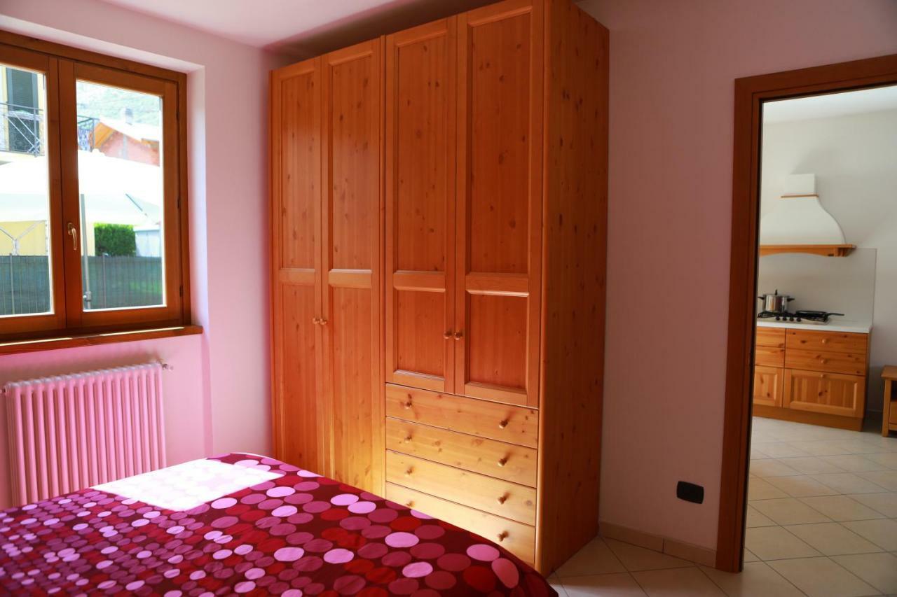 Casa "Giardino Sulla Baia" Appartement Colico Buitenkant foto