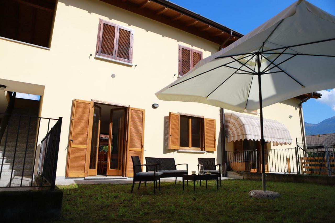 Casa "Giardino Sulla Baia" Appartement Colico Buitenkant foto