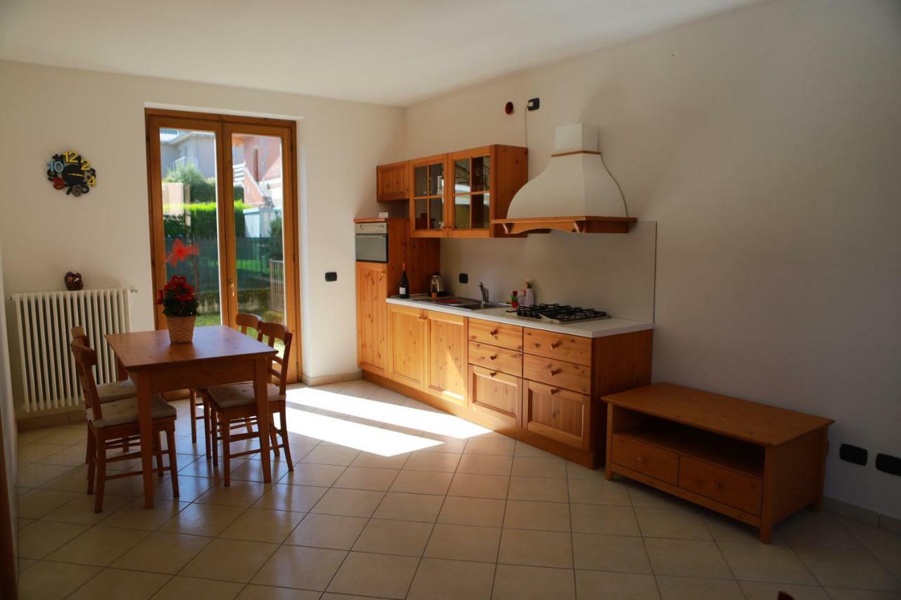 Casa "Giardino Sulla Baia" Appartement Colico Buitenkant foto