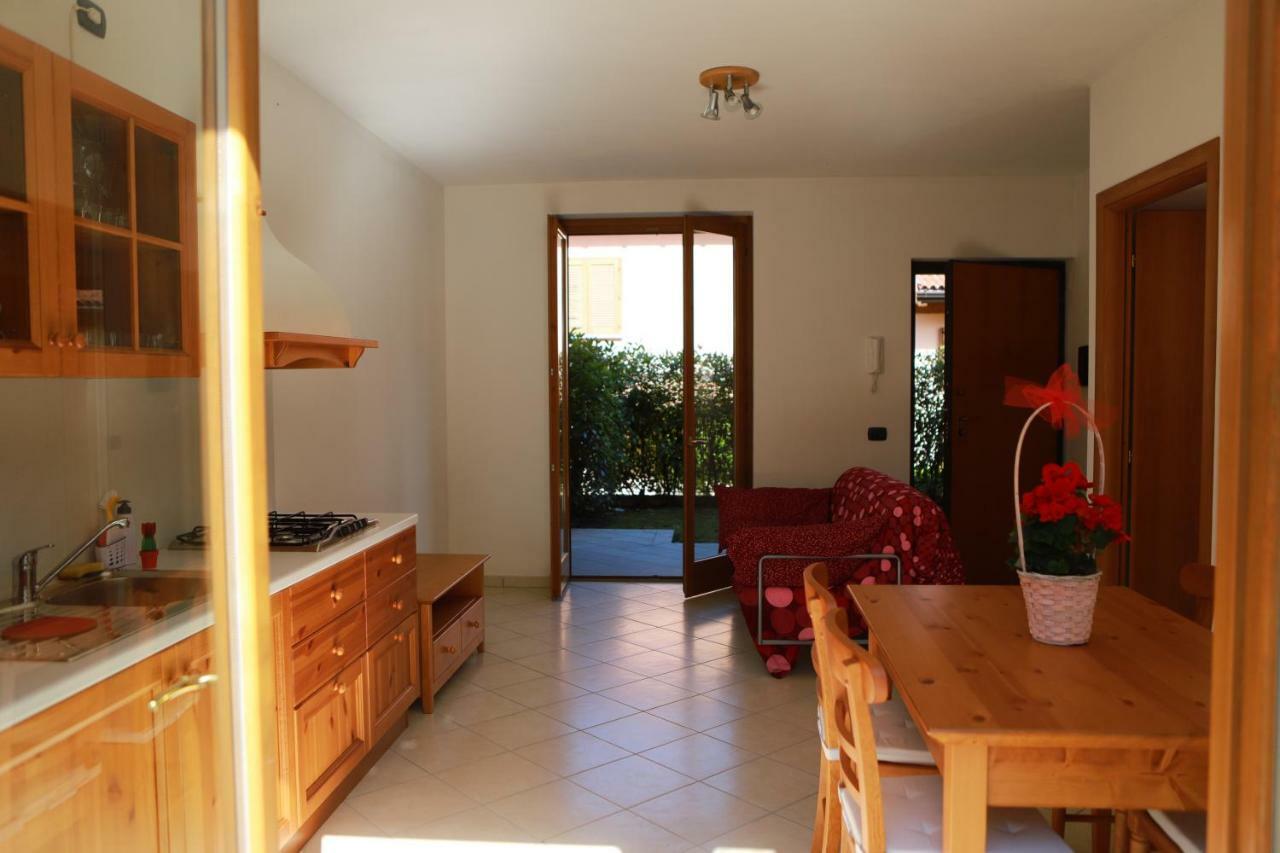 Casa "Giardino Sulla Baia" Appartement Colico Buitenkant foto