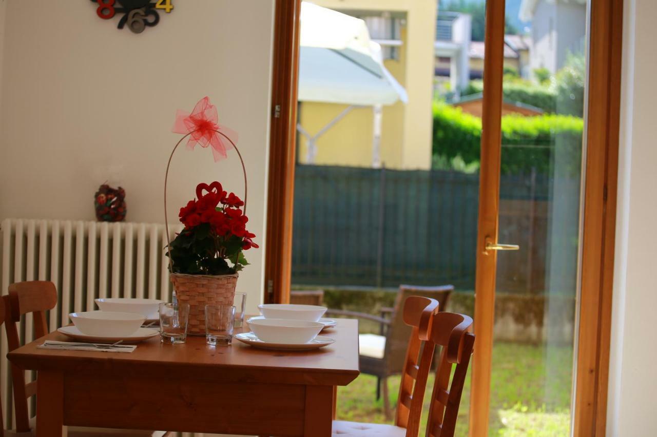 Casa "Giardino Sulla Baia" Appartement Colico Buitenkant foto