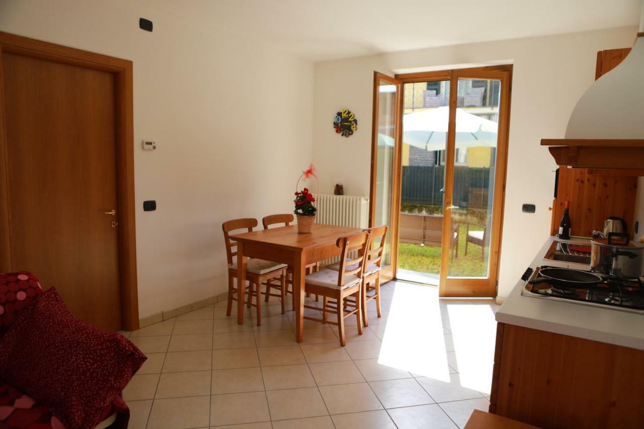 Casa "Giardino Sulla Baia" Appartement Colico Buitenkant foto