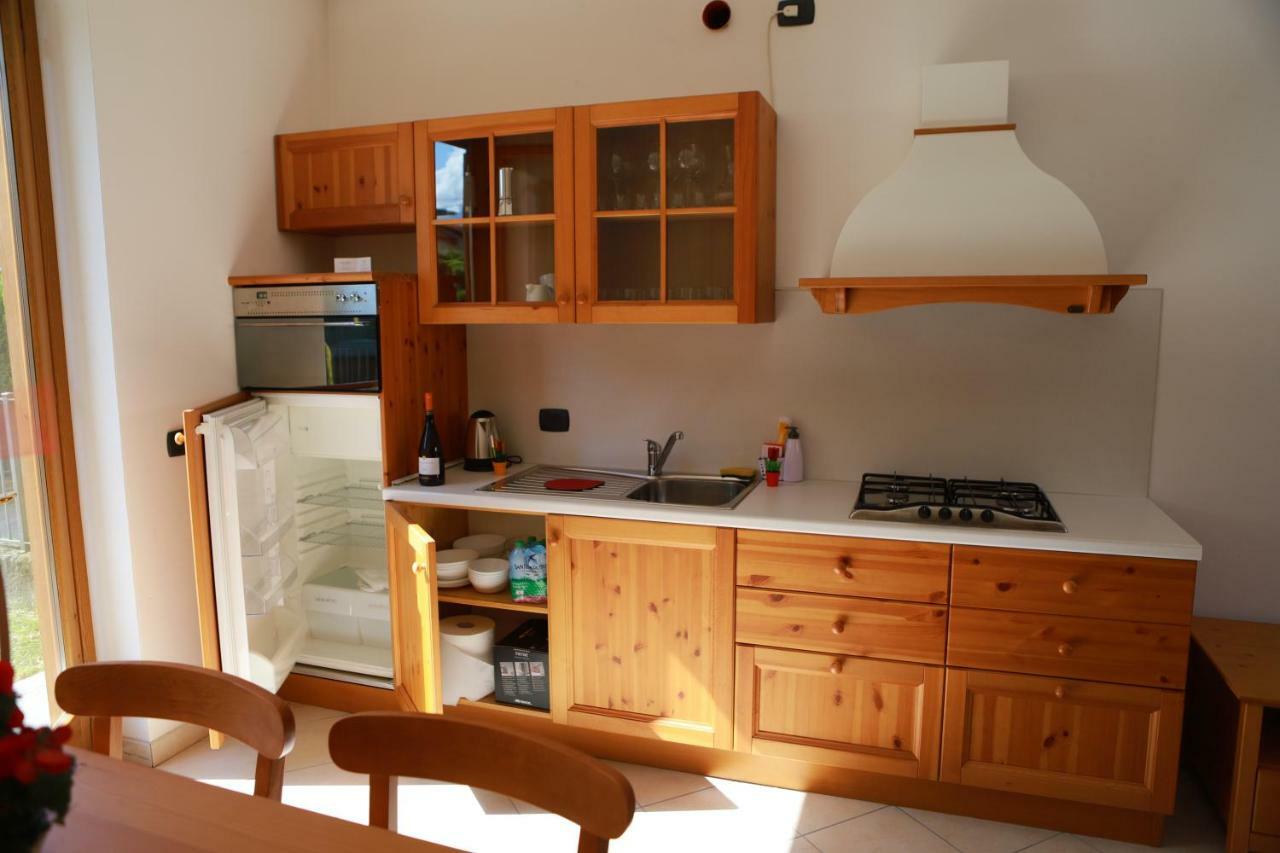 Casa "Giardino Sulla Baia" Appartement Colico Buitenkant foto